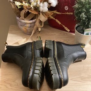 Price firm- Dr martens Chelsea platform 8 sizing and platform info in pics